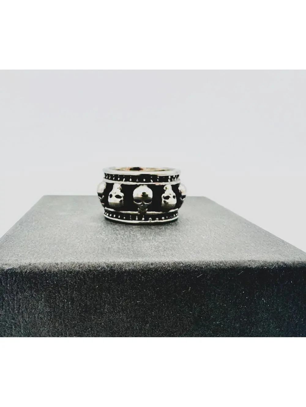 Men's stainless steel with black enamel chunky skull head band ring